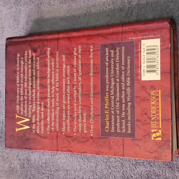 Dictionary of biblical archaeology - Picture 2 of 7